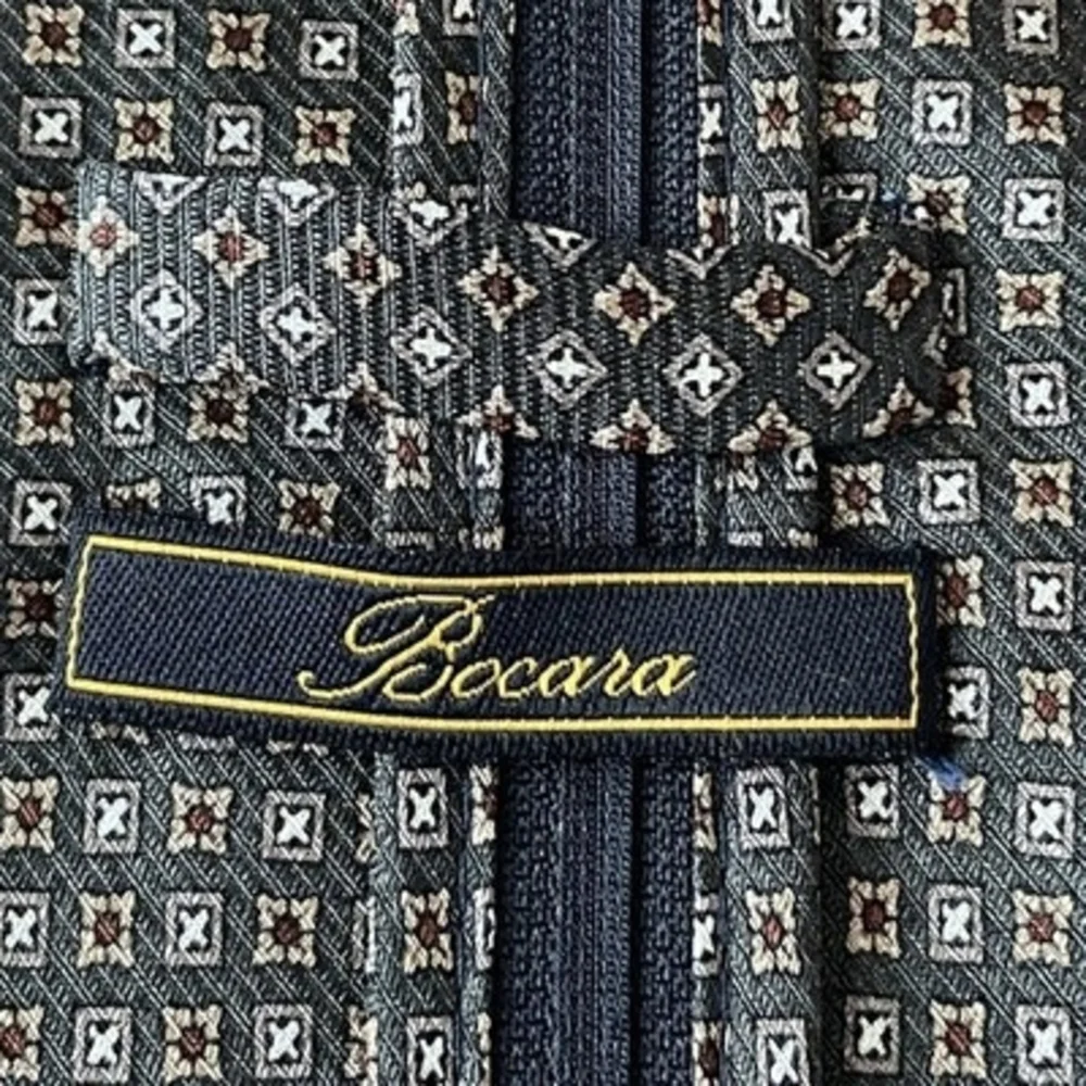 Bocara Silk Geometric Square Pattern Handmade Zipped Necktie 3.75